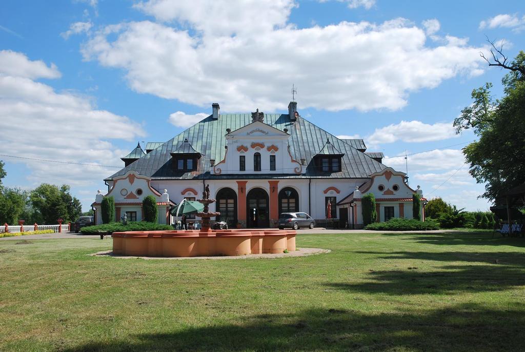 Palac W Czyzowie Szlacheckim Czyzow Szlachecki Dış mekan fotoğraf