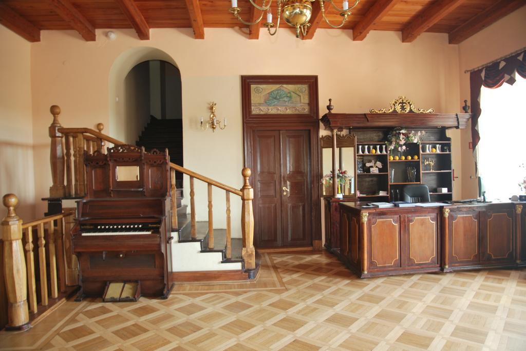 Palac W Czyzowie Szlacheckim Czyzow Szlachecki Dış mekan fotoğraf