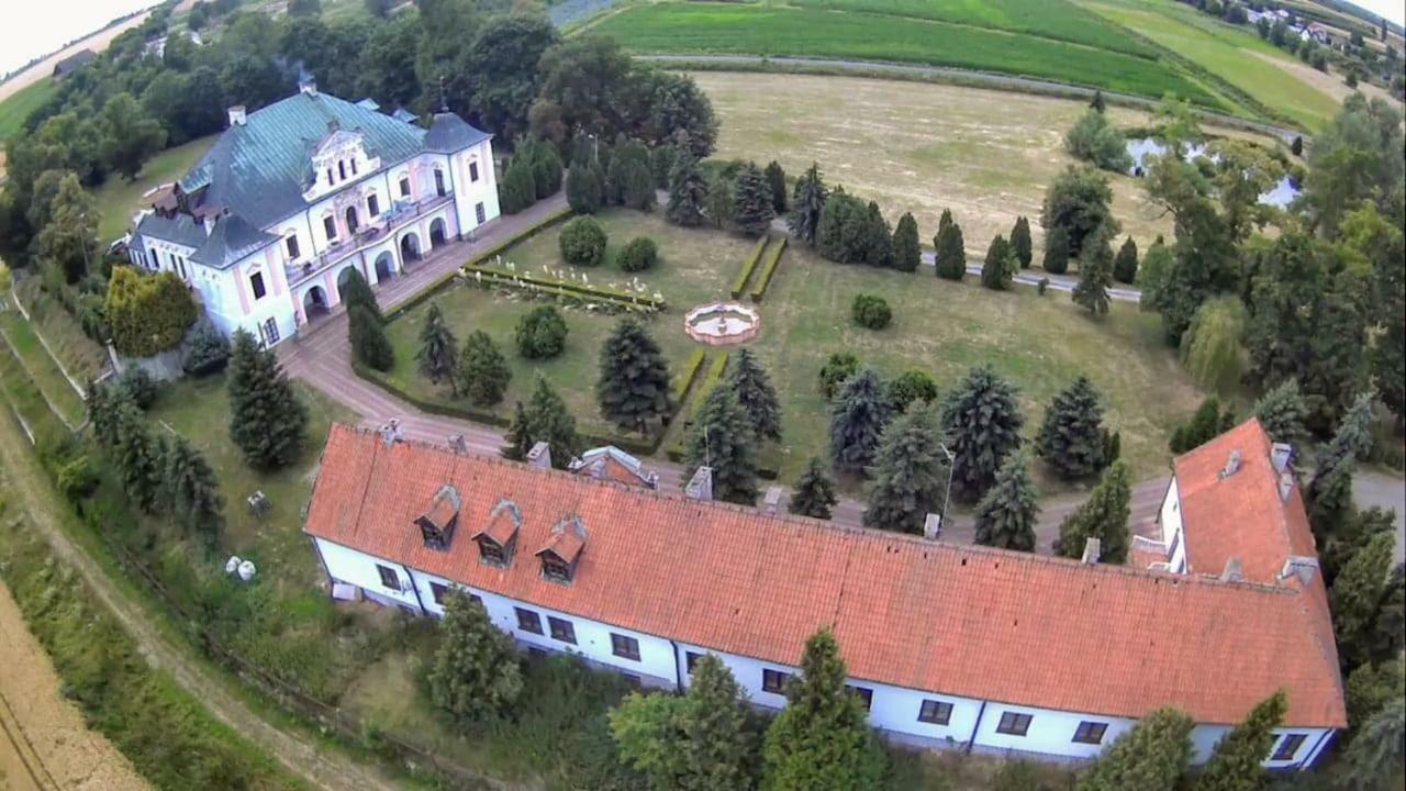 Palac W Czyzowie Szlacheckim Czyzow Szlachecki Dış mekan fotoğraf