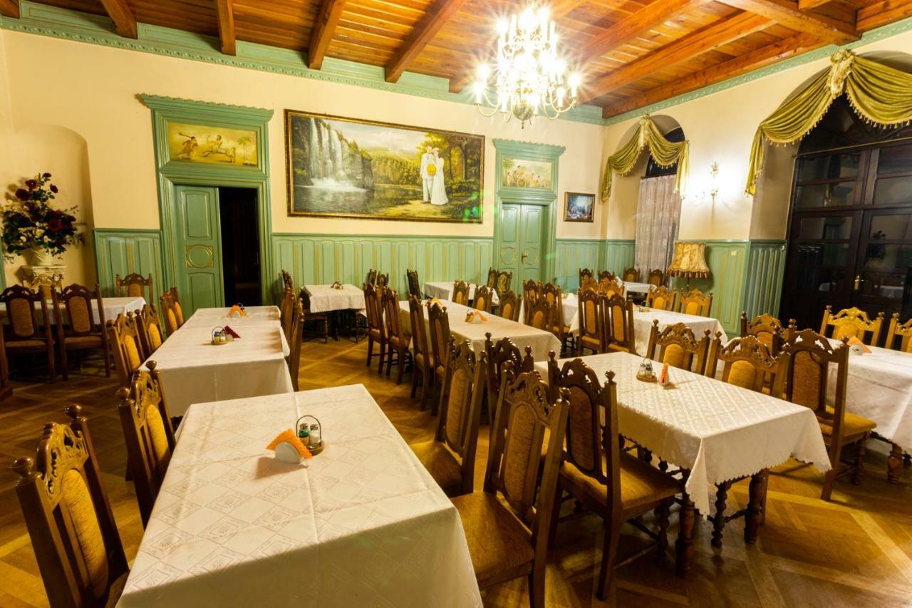 Palac W Czyzowie Szlacheckim Czyzow Szlachecki Dış mekan fotoğraf